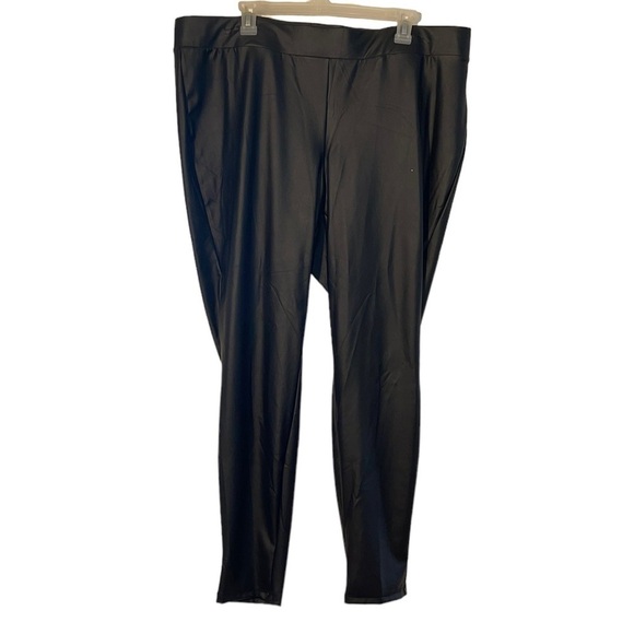 Torrid Platinum Black Faux Leather Leggings. Size 3 EUC - Picture 3 of 9